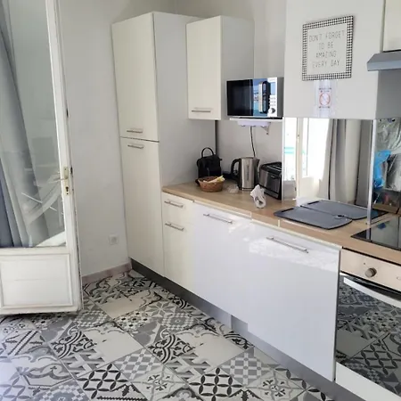Au De Cagnes Apartman *